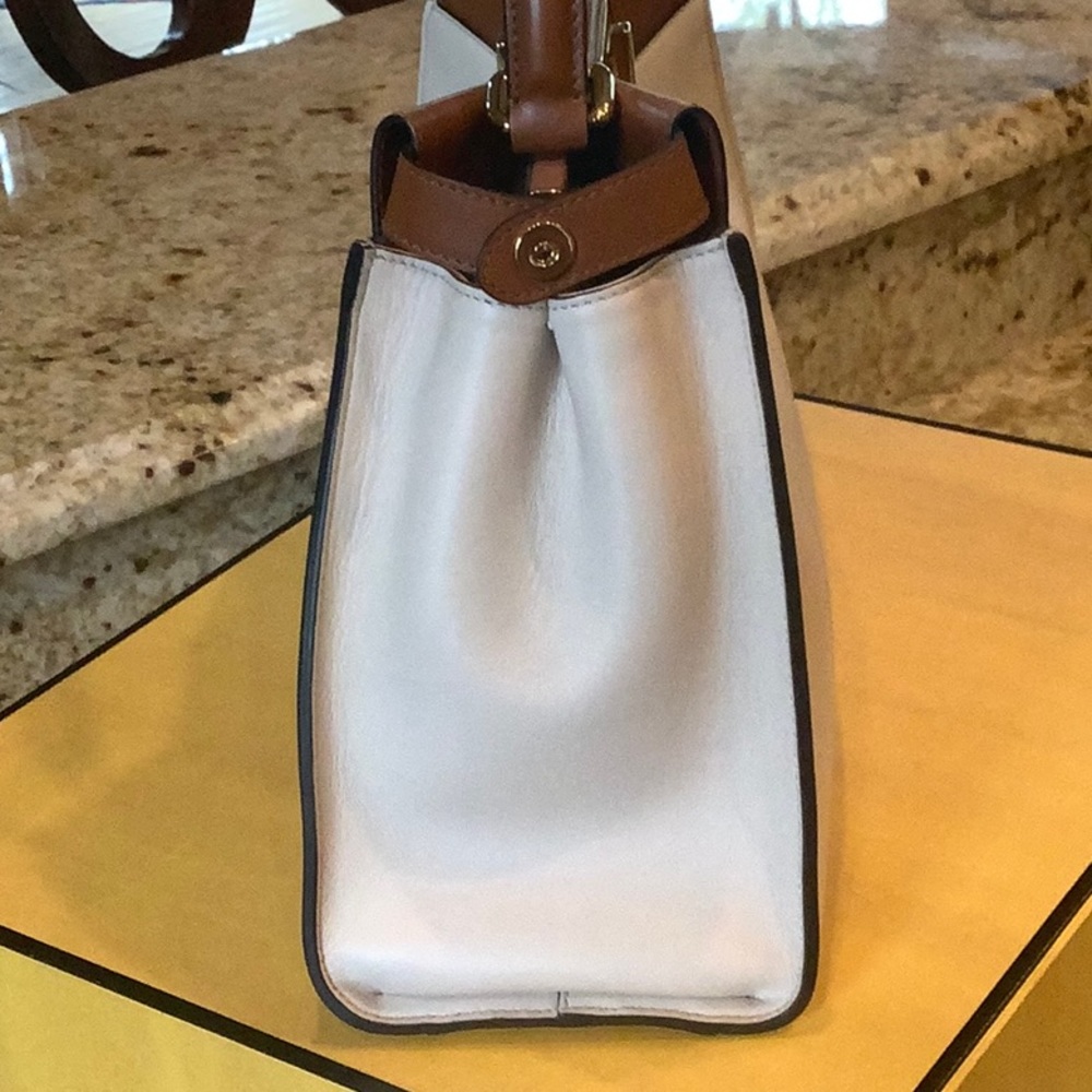 Fendi Peekaboo Medium/Vit. King Camel!!! - Picture 2 of 9